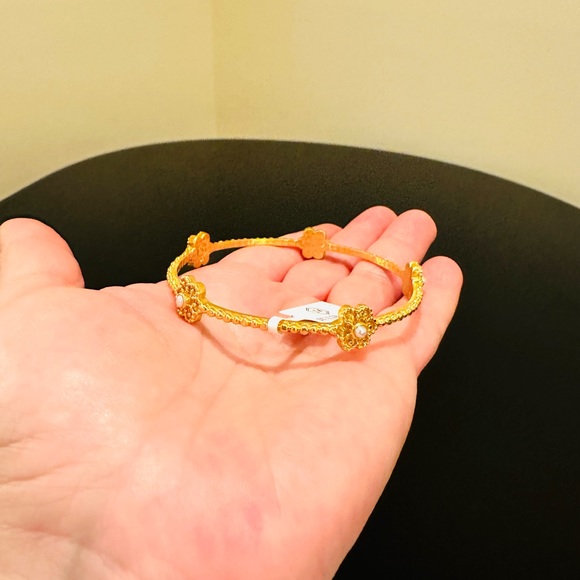 Authentic Luxury Minimalist Julie Vos Flower Pearl Station Bangle/Bracelet - Picture 13 of 17
